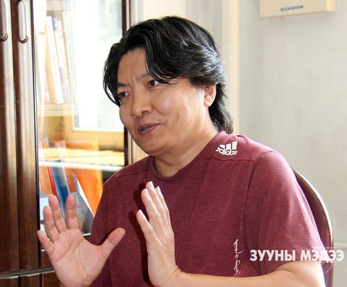 Ц.Гантөмөр: Онолын физик байгалийн хамгийн гүнзгий нууцуудыг тайлж өгдөг